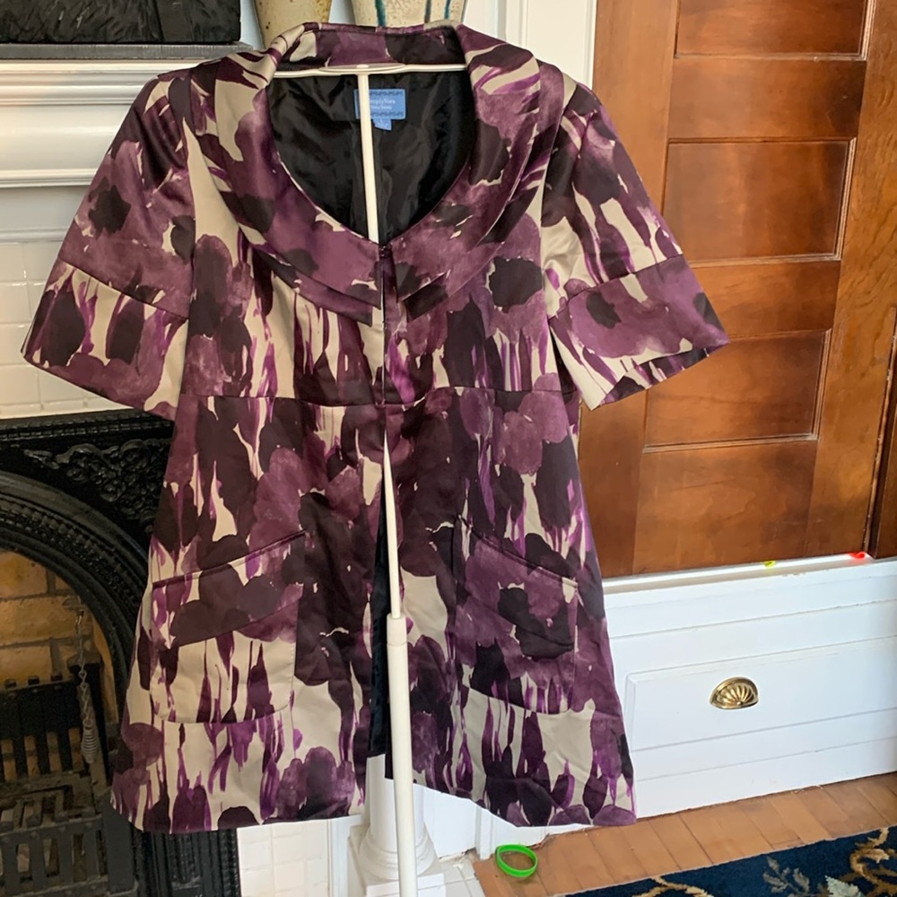 Vera wang Simply Vera long two hook blazer. Worn 4 timeses(about) .